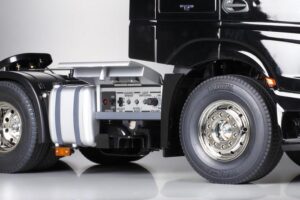 v02_10024D7F7E136AA62D05761656711D47.jpg ACTROS 3363 GIGASPACE TAMIYA