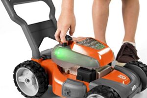 v02_144848DC9AC3480E4ADFB8639078DA52-2.jpg HUSQVARNA LEKETØY GRESSKLIPPER M/LYD OG LYS u/batteri