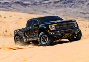 v02_245F5FB5E3636616A44A855212EAD3C8.jpg FORD F-150 RAPTOR-R 4WD RTR BLACK- TRAXXAS