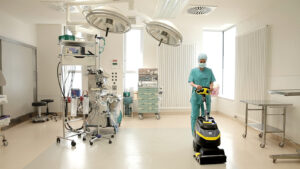 v02_24F31AF3E4E620B00AC24D430687A779.jpg GULVVASKEMASKIN BR 35/12 C BP PACK KÄRCHER