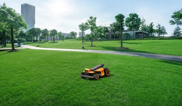 SEGWAY NAVIMOW C120M1 ROBOTGRESSKLIPPER – OPPTIL 25 000 M2 - Bilde 8