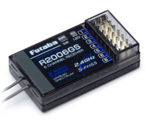 v02_7C34EC6811C0F0E5AE2897018CF0F826.jpg MOTTAKER FUTABA R2006GS 6-KANALS S-FHSS 2.4GHz