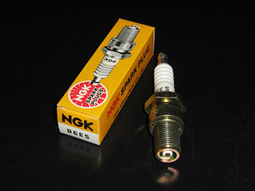 B6ES NGK PLUGG