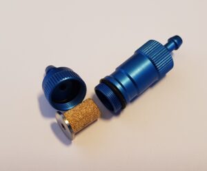 v02_7FC54BC3F9EB8EA2BB50402D55D5E758.jpg FUELFILTER LANGT BLÅ