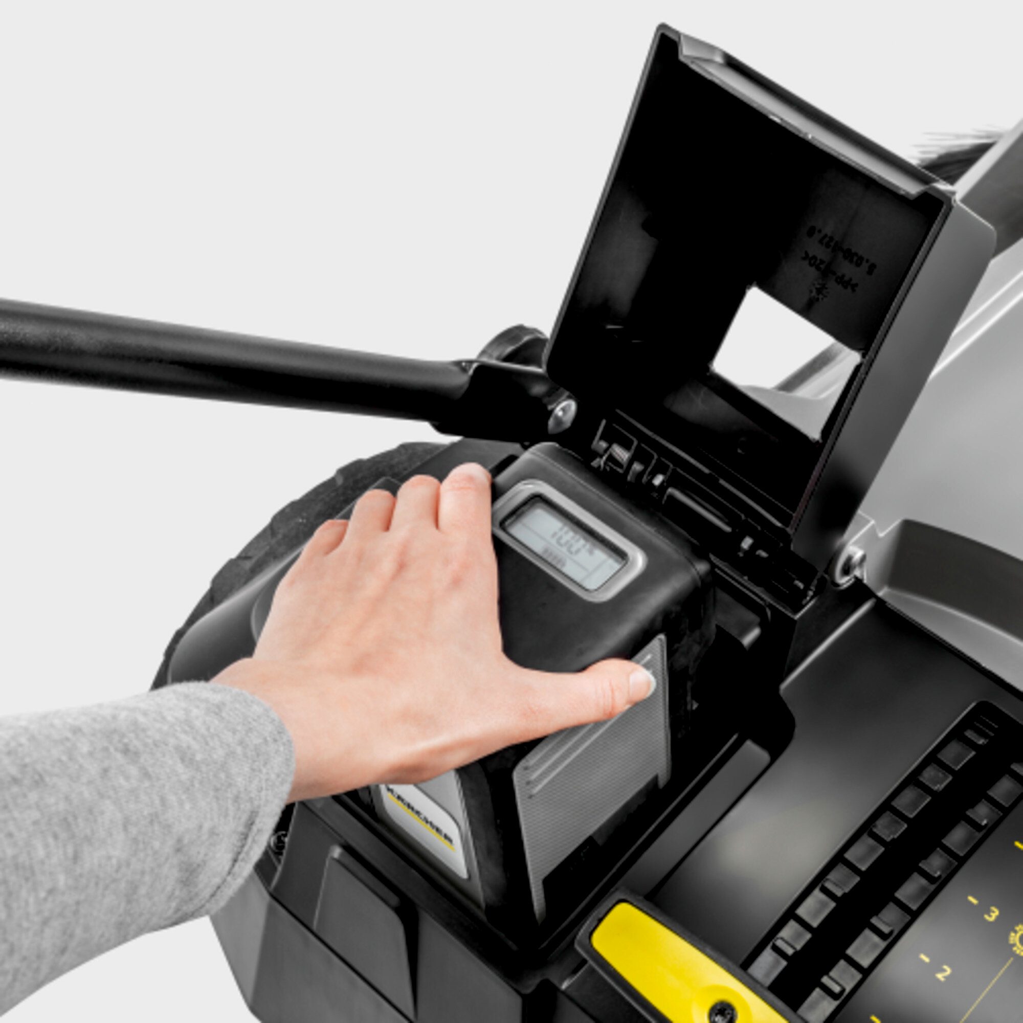 FEIEMASKIN KM 70/30 C BP 2 SIDEBØRSTER  EL.BØRSTER KÄRCHER - Bilde 5