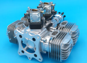 v02_B7857C17649E3BE023BB72ADC8EB4F5D.jpg DLE 120CC B4 BENSINMOTOR MED POTTE OG TENNING