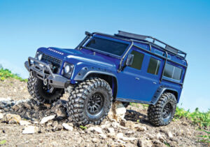 v02_B8C77537D79F05A5F183EA43B7380147.jpg LAND ROVER DEFENDER SCALE & TRAIL 4WD BLÅ - TRAXXAS
