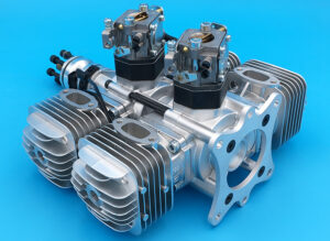 v02_B9EFD003503E4FB358B3439CBC3D8275.jpg DLE 120CC B4 BENSINMOTOR MED POTTE OG TENNING
