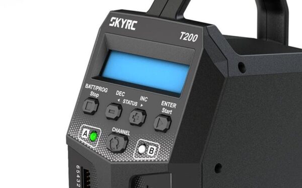 SKYRC T200 12/220V 2x100W COMPUTERLADER - Bilde 2
