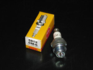 v02_E10D1B9EACEC7D0C10FDFDB6594BF0C9.jpg NGK CM-6 FOR BLANT ANNET DA OG DLE MOTORER
