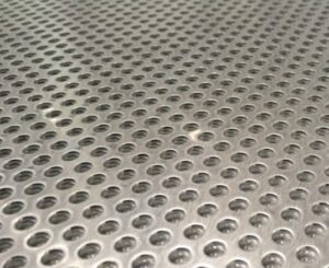 v02_FFDA945BA252C879C7EA5AF6A0516356.jpg PERFORERT PLATE SORT 1000X2000X1,5 Ø10 HULL S235JR - PRIS/M