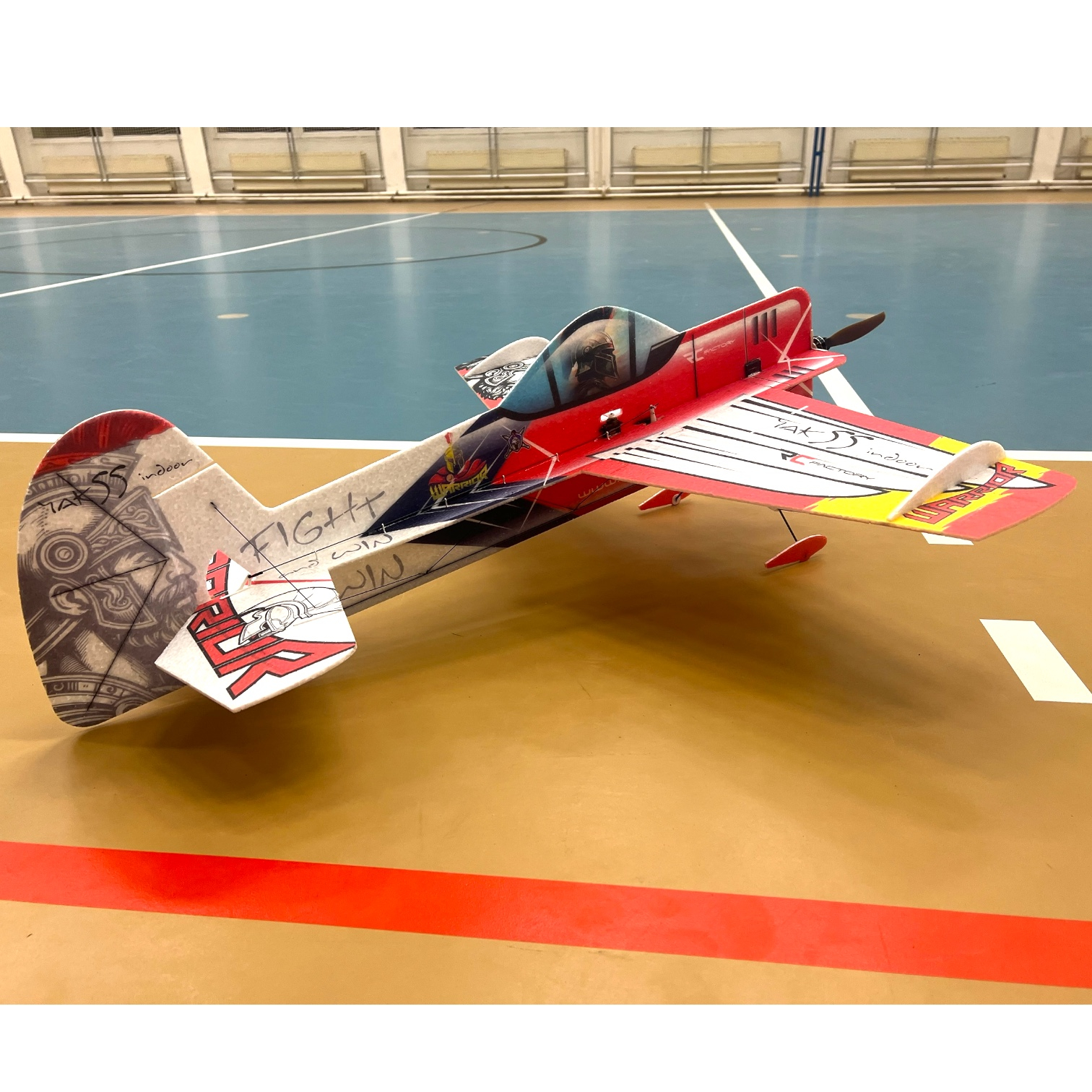 YAK 55 INDOOR RED RC FACTORY - Bilde 2